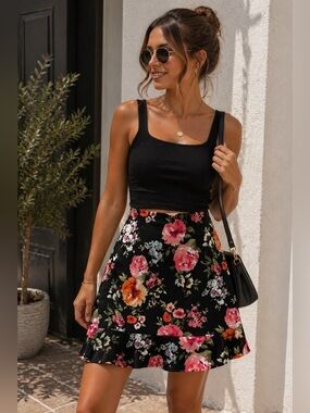 Floral A-Line Mini Skirt 🌸 Black Pink Summer Skirt Vacation Brunch Size L